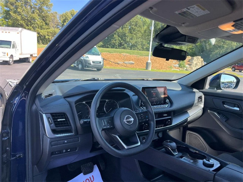 2024 Nissan Rogue - Image 31 of 31