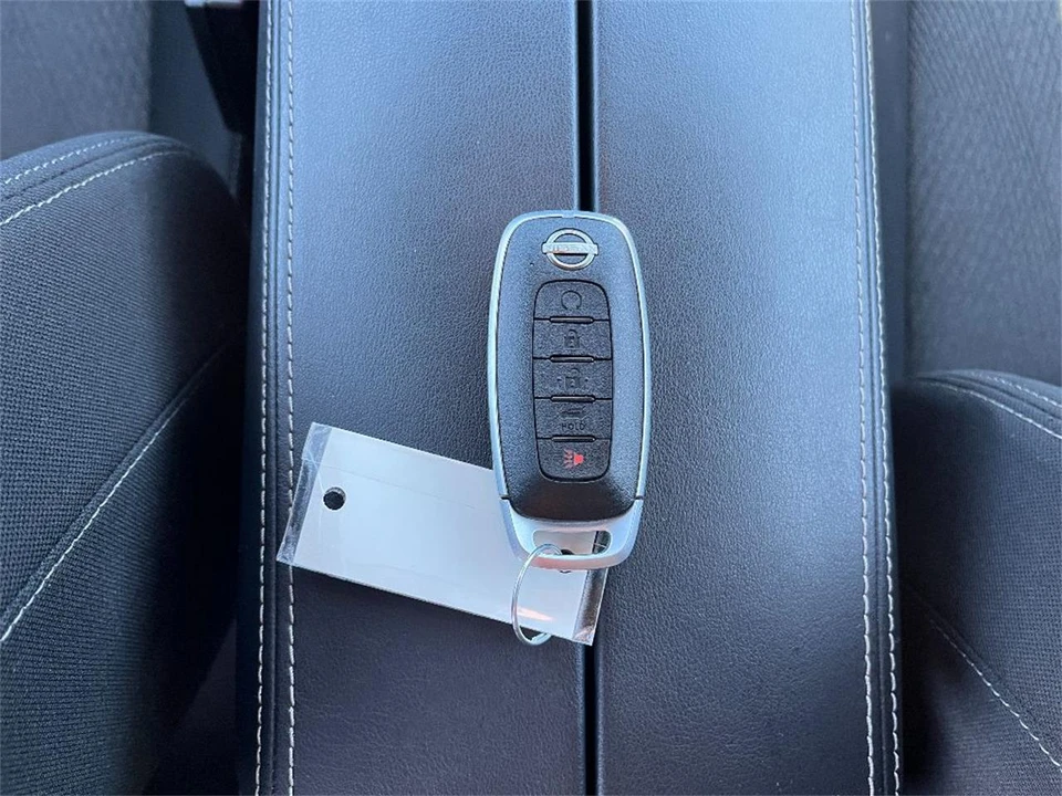 2024 Nissan Rogue - Image 20 of 31