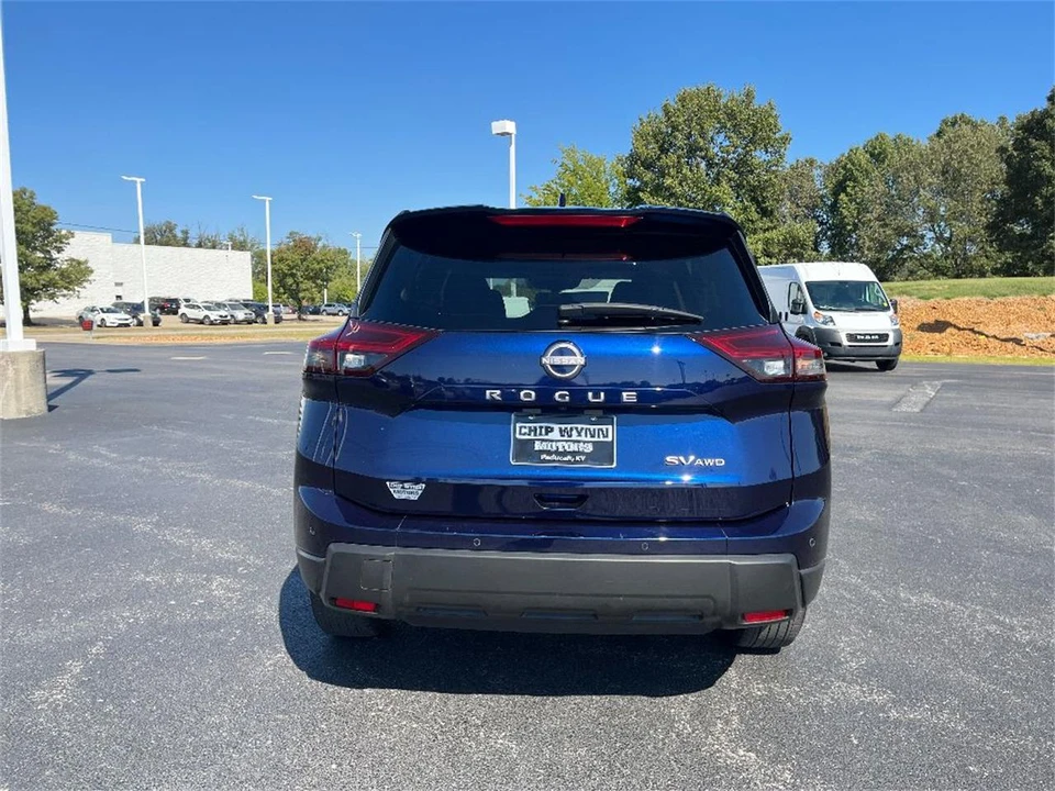 2024 Nissan Rogue - Image 6 of 31