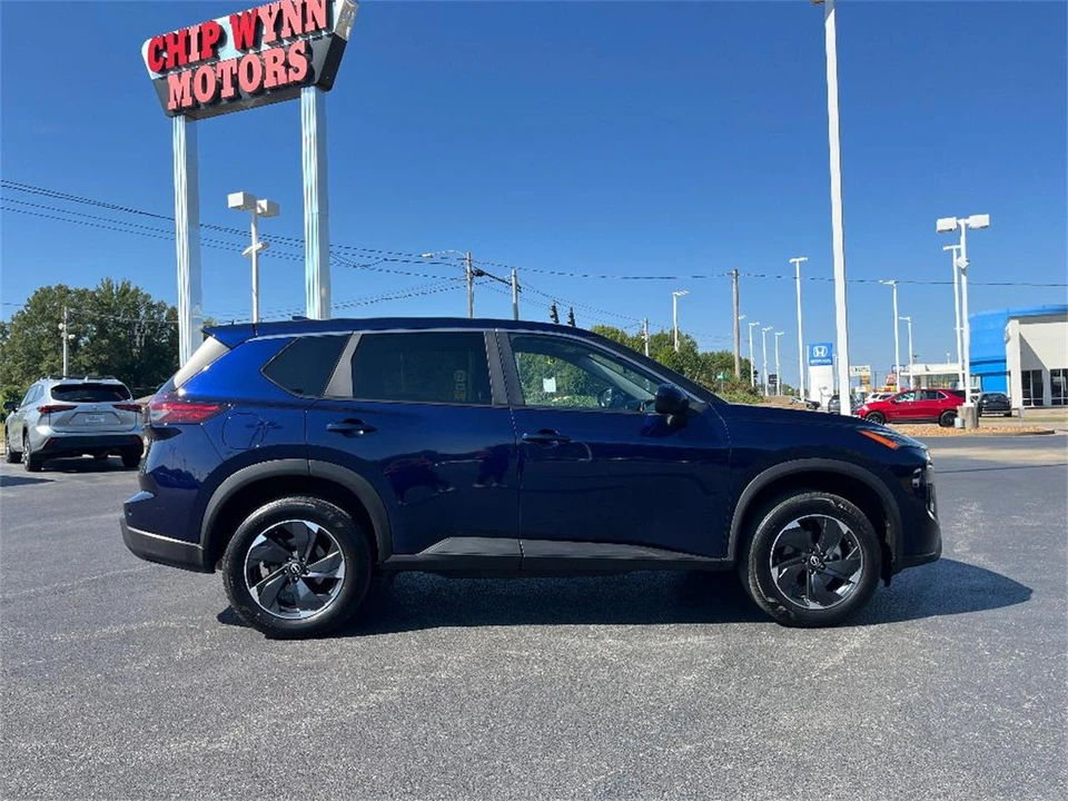 2024 Nissan Rogue - Image 8 of 31