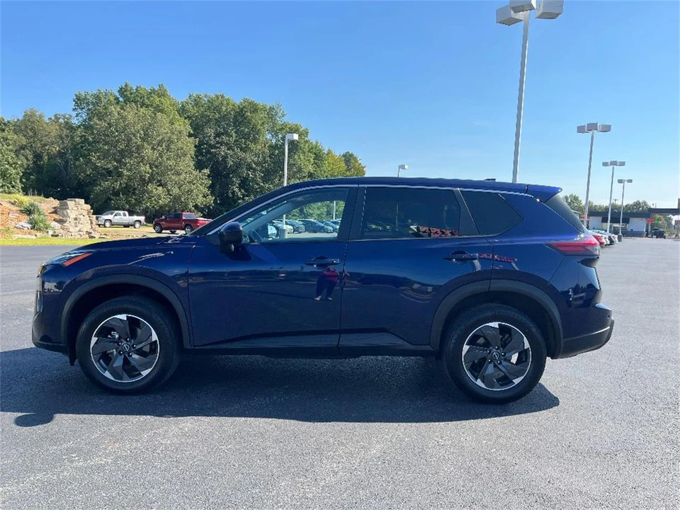 2024 Nissan Rogue - Image 4 of 31