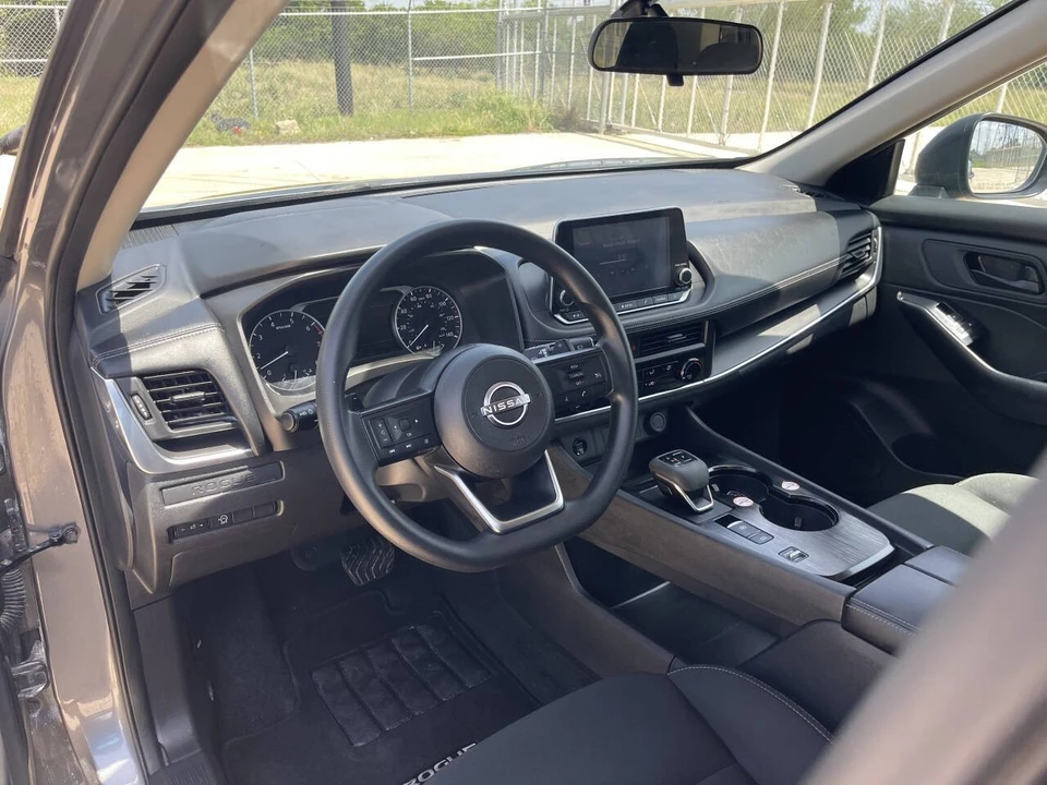 2024 Nissan Rogue - Image 17 of 21