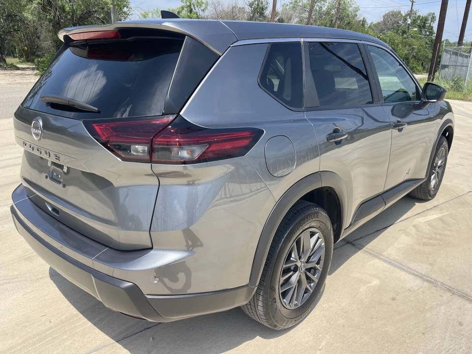 2024 Nissan Rogue - Image 7 of 21