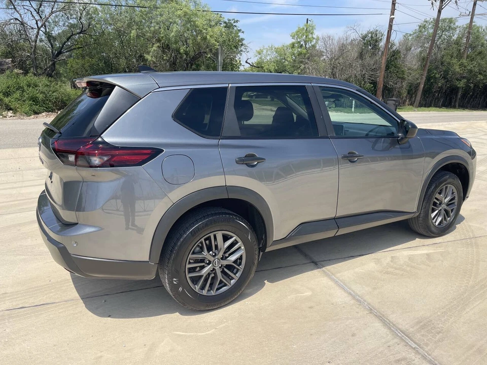2024 Nissan Rogue - Image 6 of 21