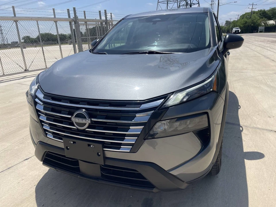 2024 Nissan Rogue - Image 2 of 21