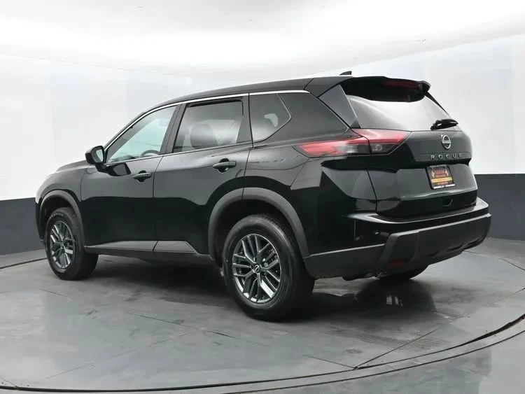 2024 Nissan Rogue - Image 9 of 12