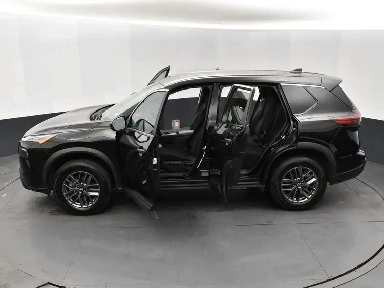 2024 Nissan Rogue - Image 7 of 12