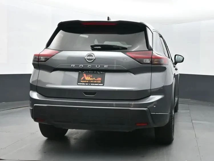 2024 Nissan Rogue - Image 8 of 12
