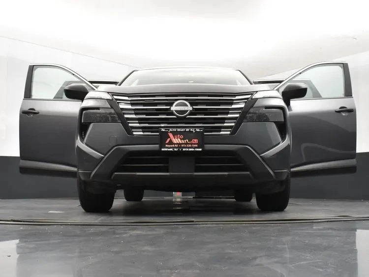 2024 Nissan Rogue - Image 11 of 12