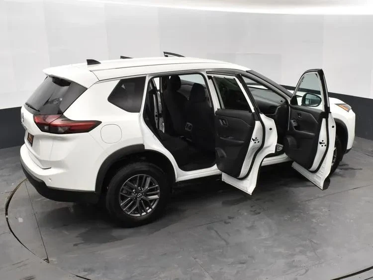 2024 Nissan Rogue - Image 6 of 12
