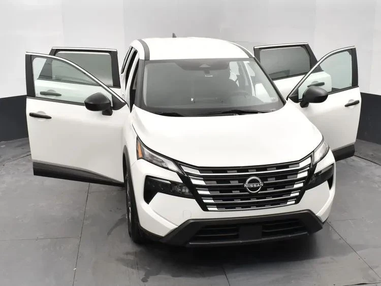 2024 Nissan Rogue - Image 10 of 12