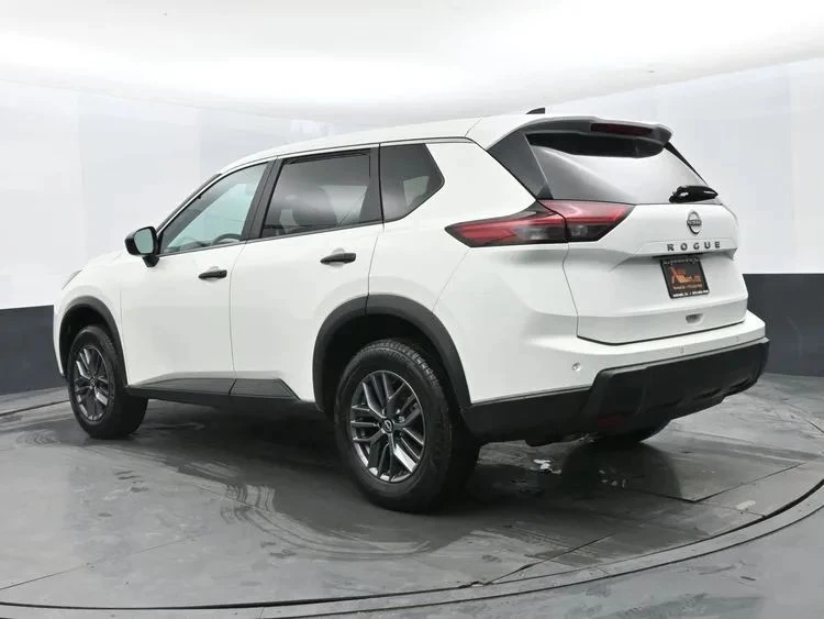 2024 Nissan Rogue - Image 9 of 12