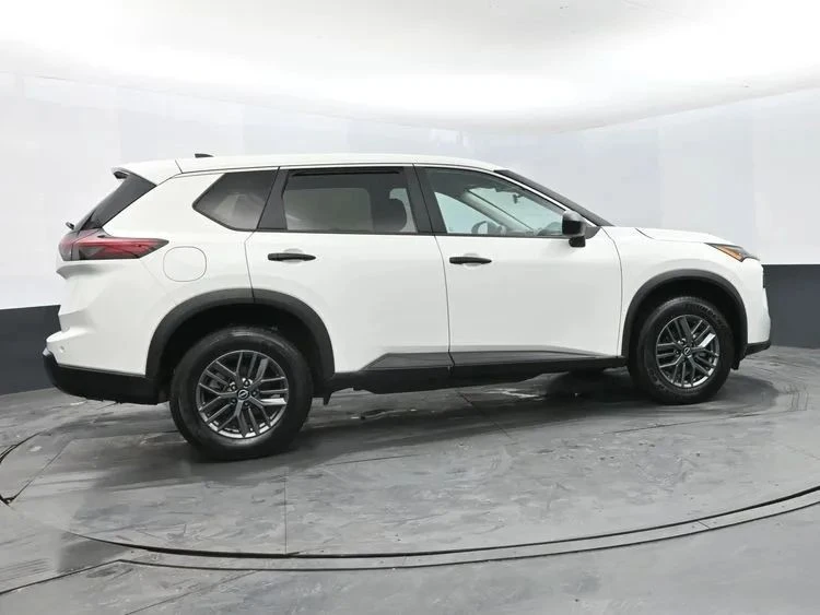 2024 Nissan Rogue - Image 4 of 12
