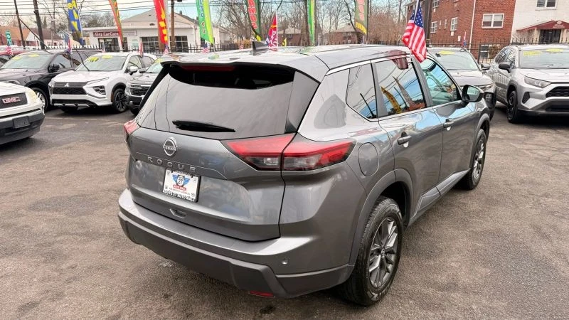 2024 Nissan Rogue - Image 7 of 12