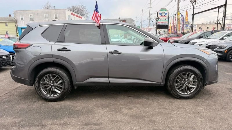 2024 Nissan Rogue - Image 11 of 12