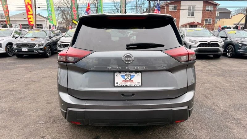 2024 Nissan Rogue - Image 6 of 12