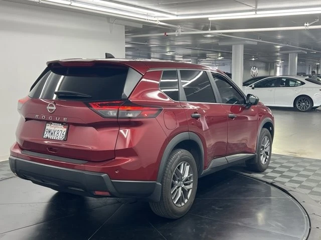 2024 Nissan Rogue - Image 7 of 9