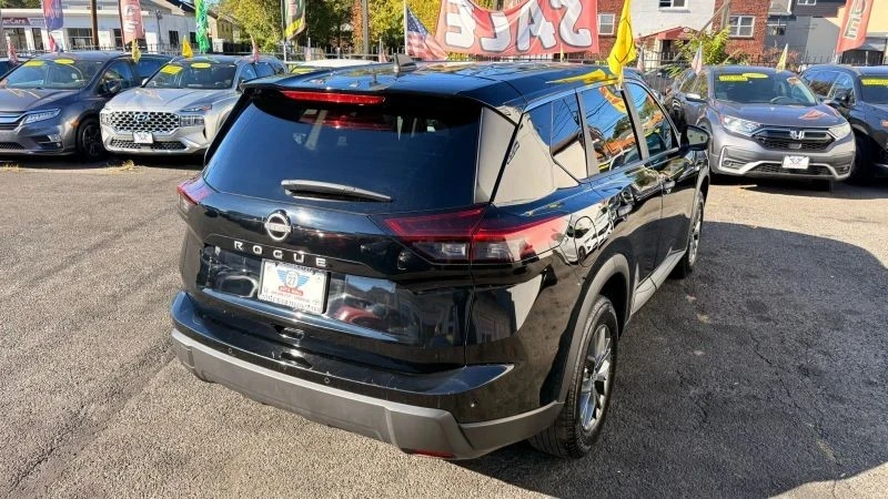 2024 Nissan Rogue - Image 7 of 12
