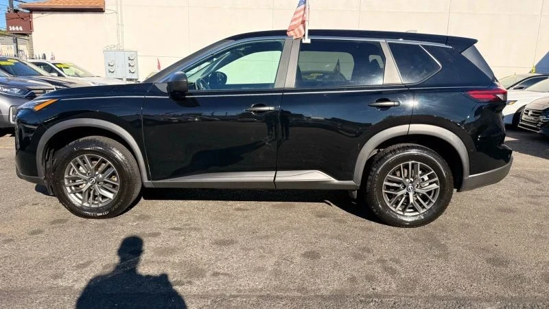 2024 Nissan Rogue - Image 10 of 12