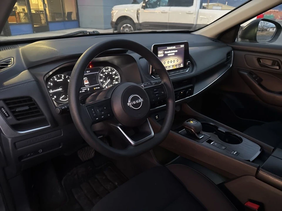 2024 Nissan Rogue - Image 11 of 12