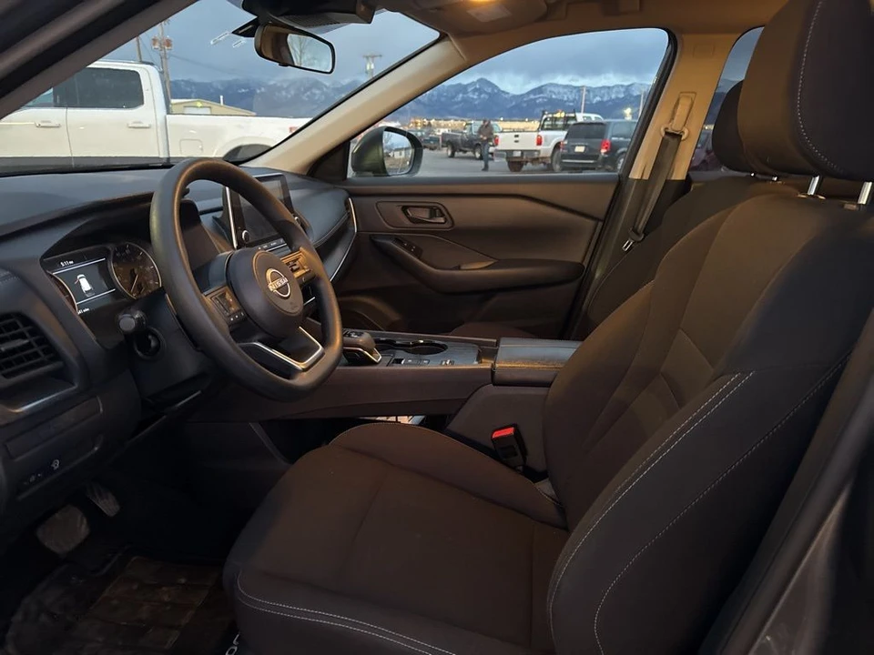 2024 Nissan Rogue - Image 10 of 12