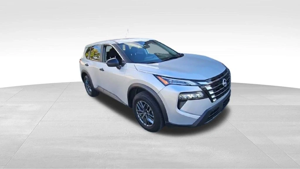 2024 Nissan Rogue - Image 2 of 12