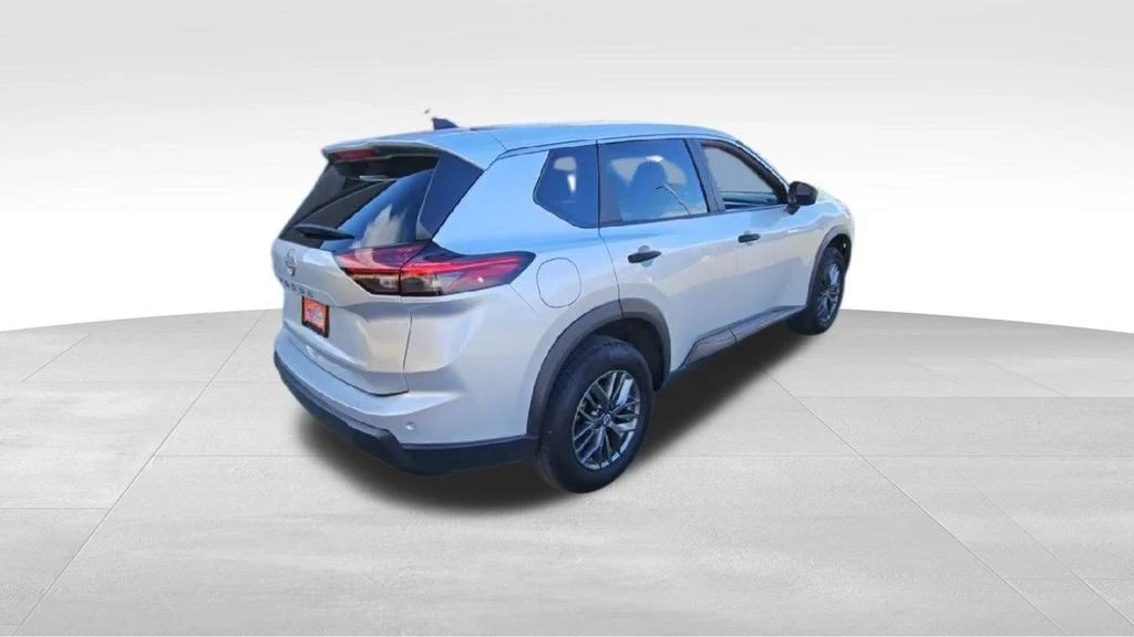 2024 Nissan Rogue - Image 8 of 12