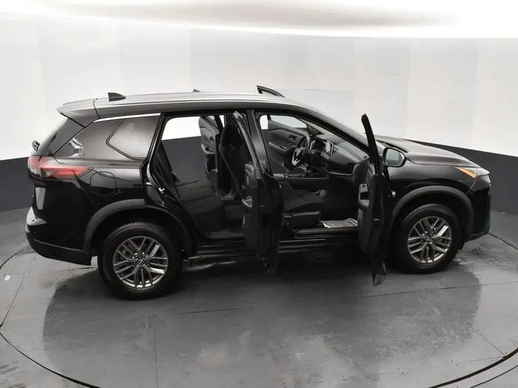 2024 Nissan Rogue - Image 6 of 12