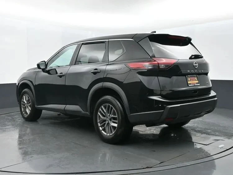 2024 Nissan Rogue - Image 9 of 12