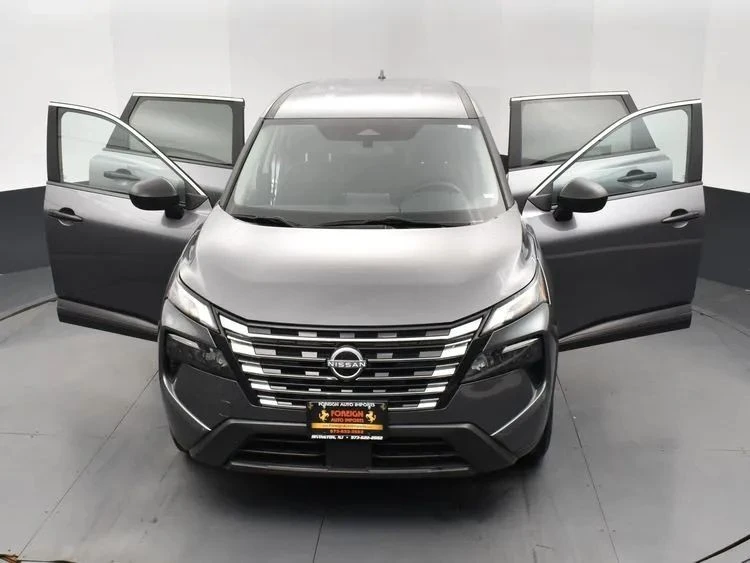 2024 Nissan Rogue - Image 10 of 12