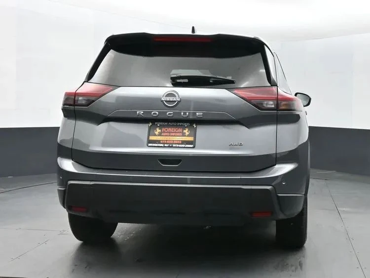 2024 Nissan Rogue - Image 8 of 12