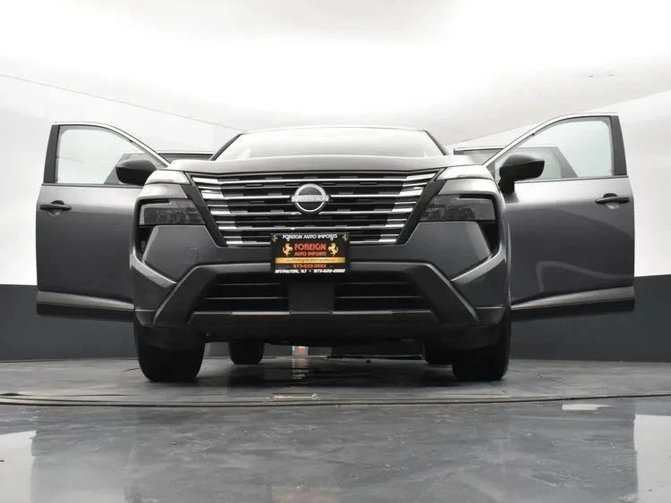 2024 Nissan Rogue - Image 11 of 12