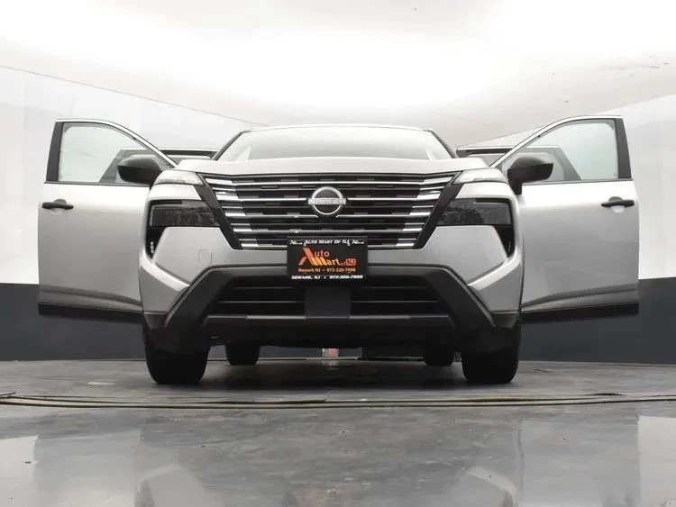 2024 Nissan Rogue - Image 11 of 12