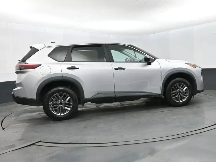 2024 Nissan Rogue - Image 4 of 12