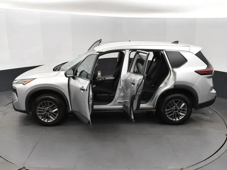2024 Nissan Rogue - Image 7 of 12