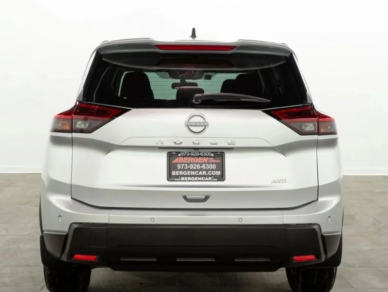 2024 Nissan Rogue - Image 11 of 12