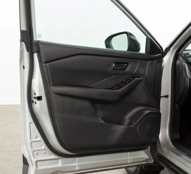 2024 Nissan Rogue - Image 6 of 12