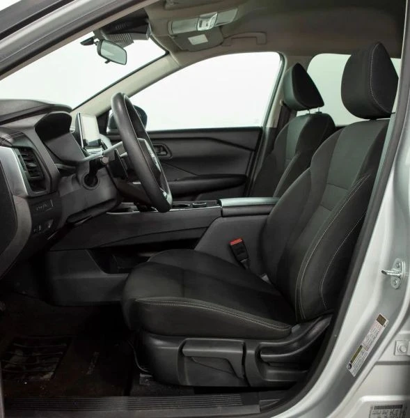 2024 Nissan Rogue - Image 7 of 12