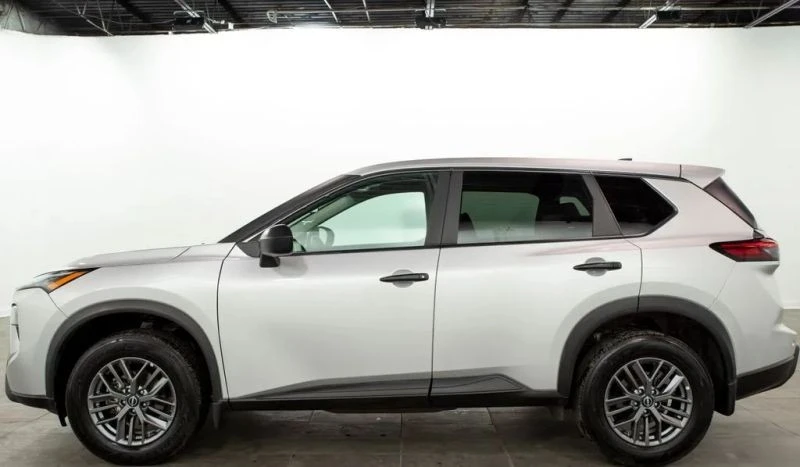 2024 Nissan Rogue - Image 5 of 12