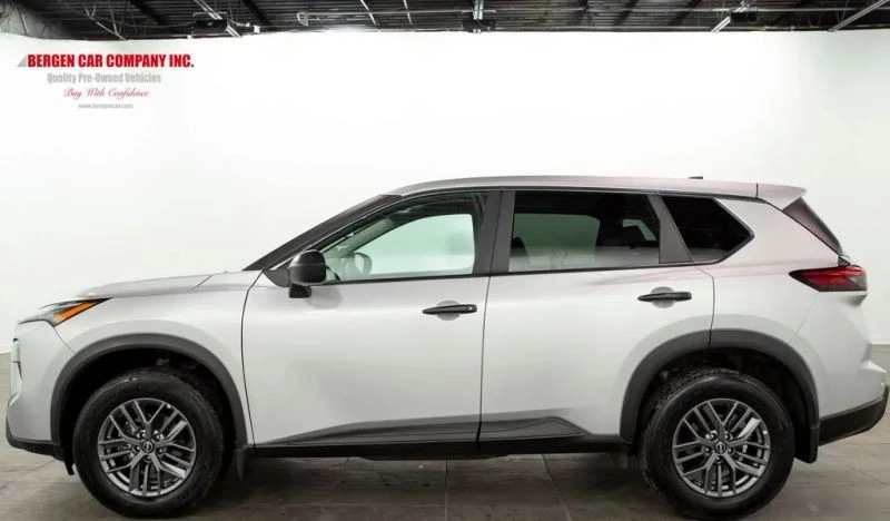 2024 Nissan Rogue - Image 5 of 12