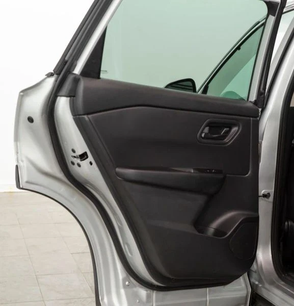 2024 Nissan Rogue - Image 8 of 12