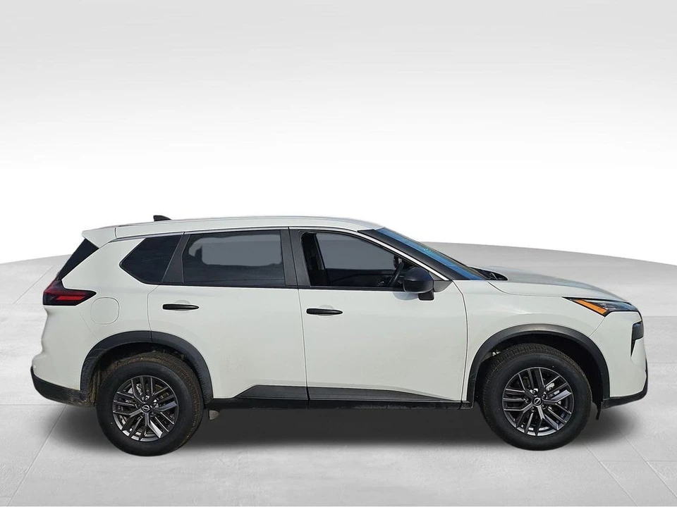 2024 Nissan Rogue - Image 12 of 12