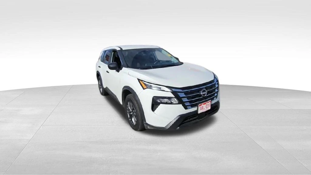 2024 Nissan Rogue - Image 2 of 12