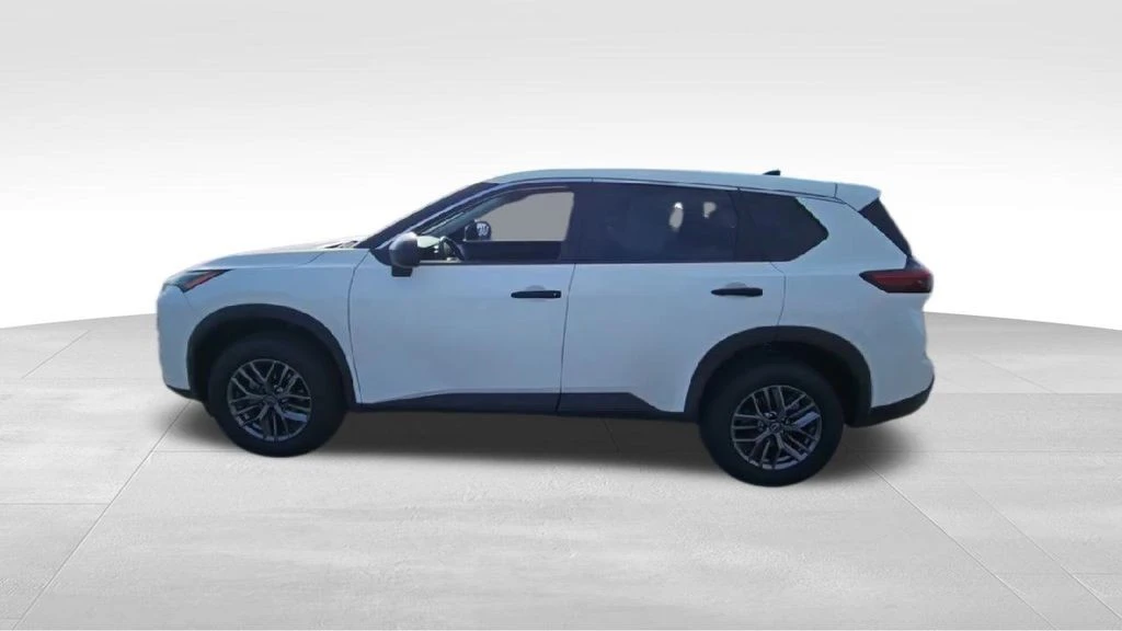 2024 Nissan Rogue - Image 5 of 12