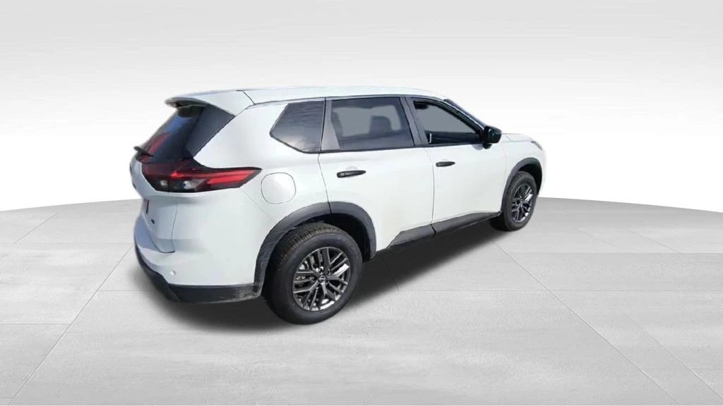2024 Nissan Rogue - Image 8 of 12