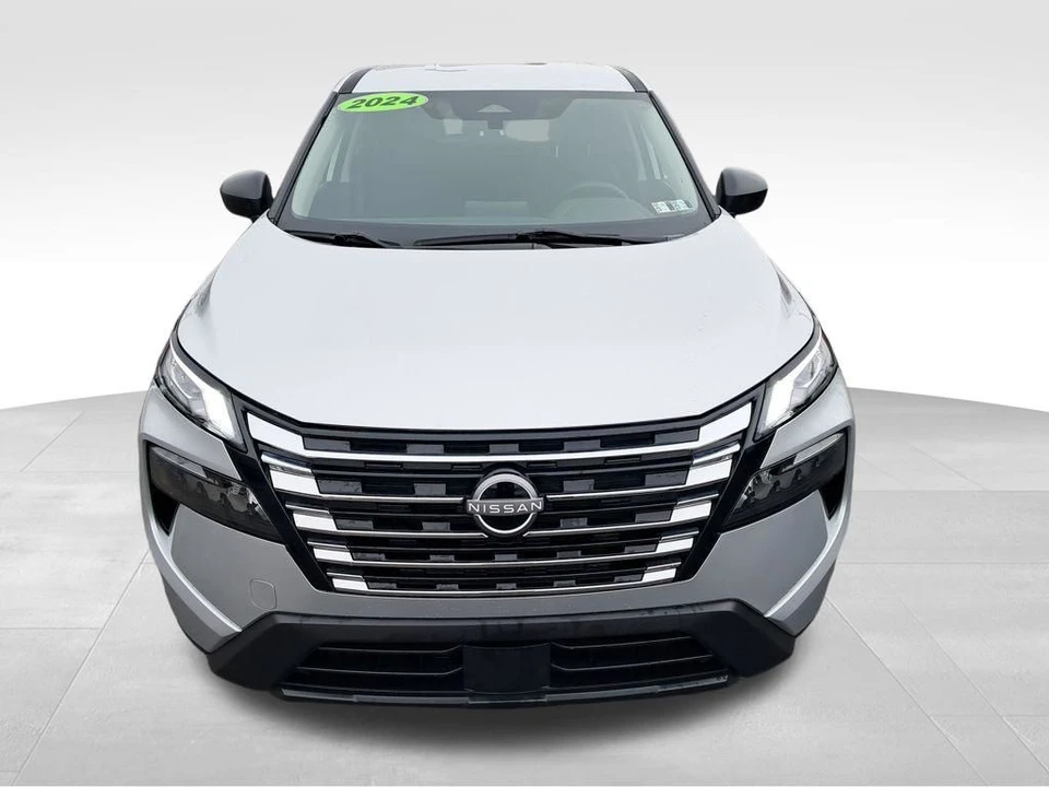 2024 Nissan Rogue - Image 10 of 12