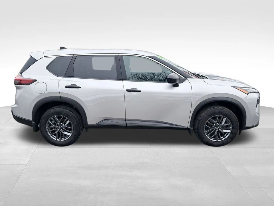 2024 Nissan Rogue - Image 7 of 12