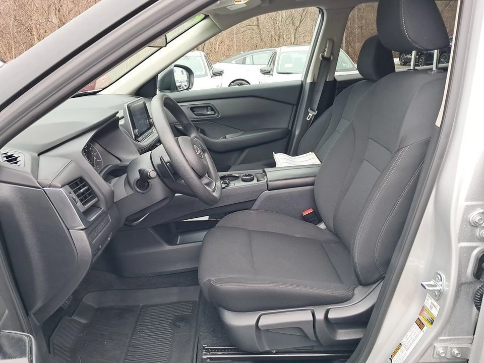 2024 Nissan Rogue - Image 11 of 12
