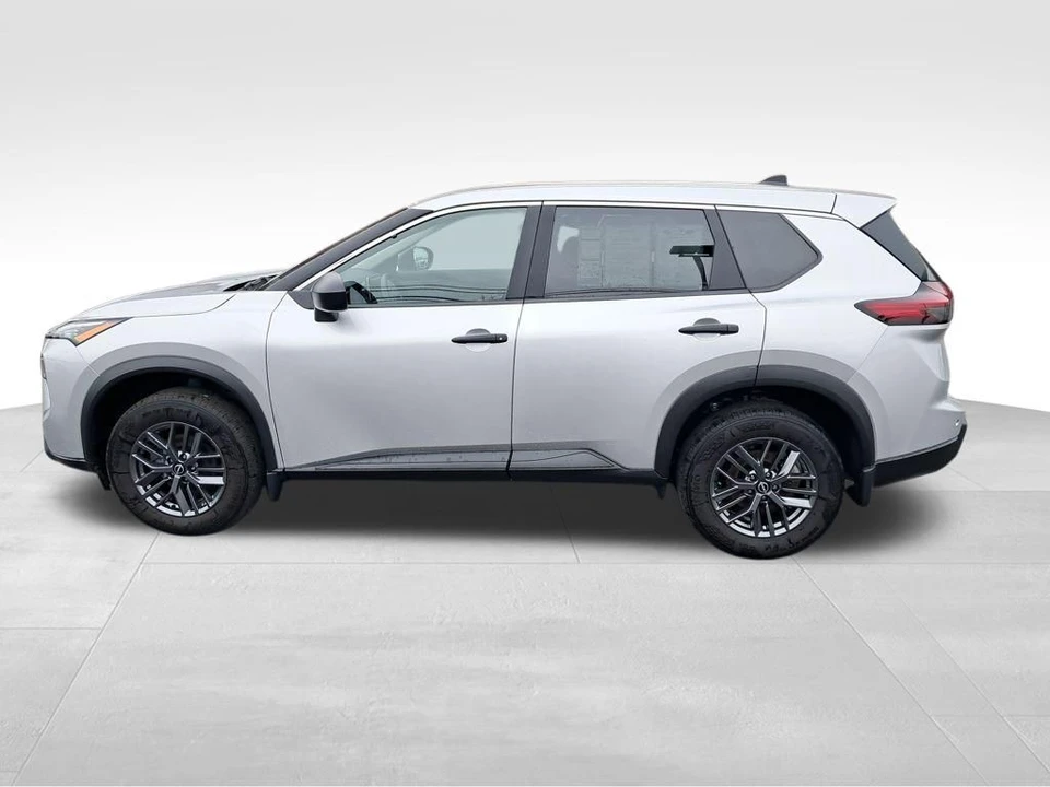 2024 Nissan Rogue - Image 2 of 12