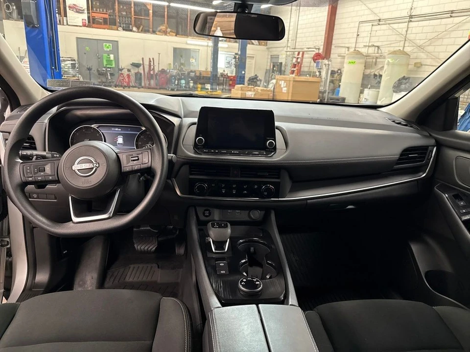 2024 Nissan Rogue - Image 10 of 12